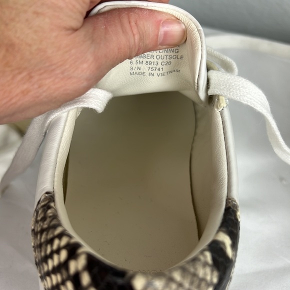 Tory Burch Leigh T-Logo Sneaker Calf Leather/Stamped Snake Snow White Size 6.5 - Picture 10 of 16